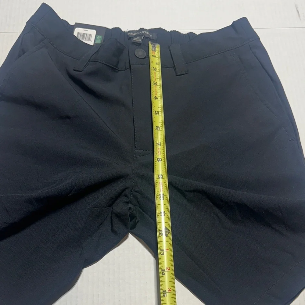 NWT Banana Republic black comfort flat Shorts comfort waist pockets and zipper